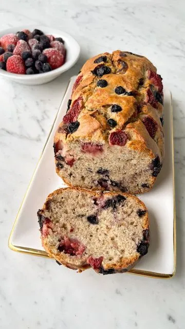 Budín de Frutos rojos y yogurt sin gluten